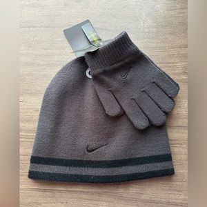 NWT Youth Nike hat and gloves